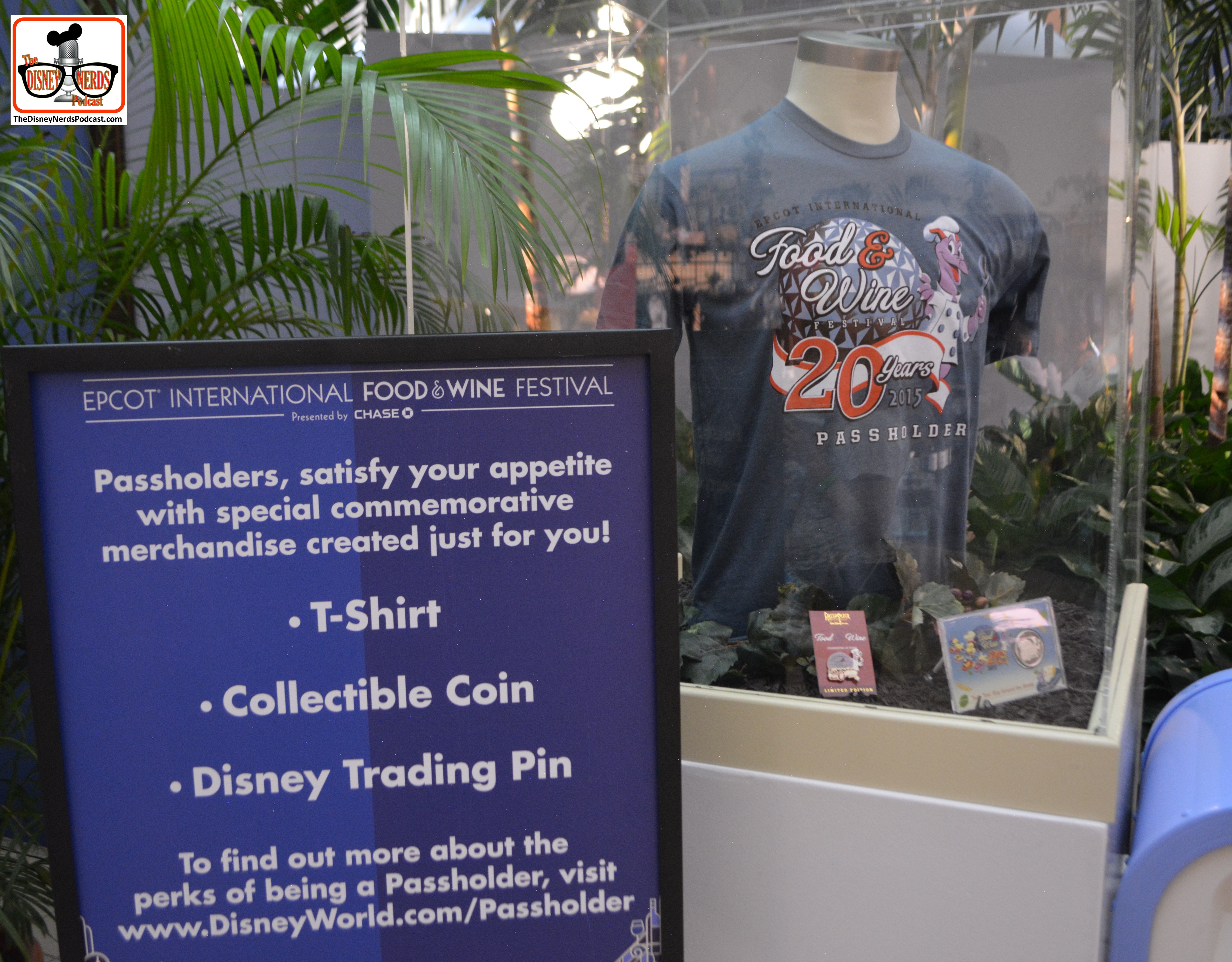 Limited Edition "Passholder" merchandise... T-Shirt - Coin and Pin. All sold out when I arrived...