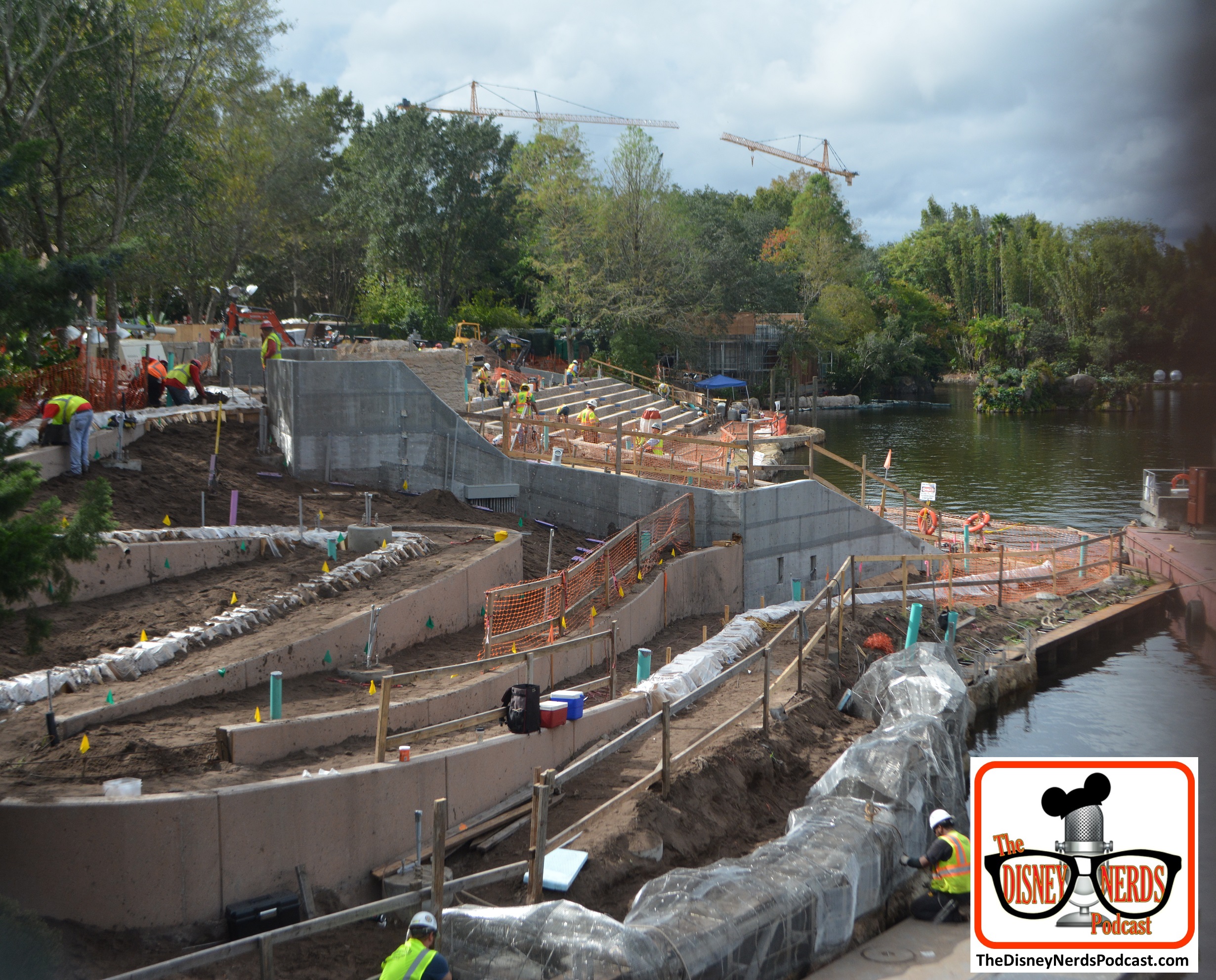 2015-12 - Animal Kingdom - Rivers of Light Construction Continues (you can see avatar construction in the background)