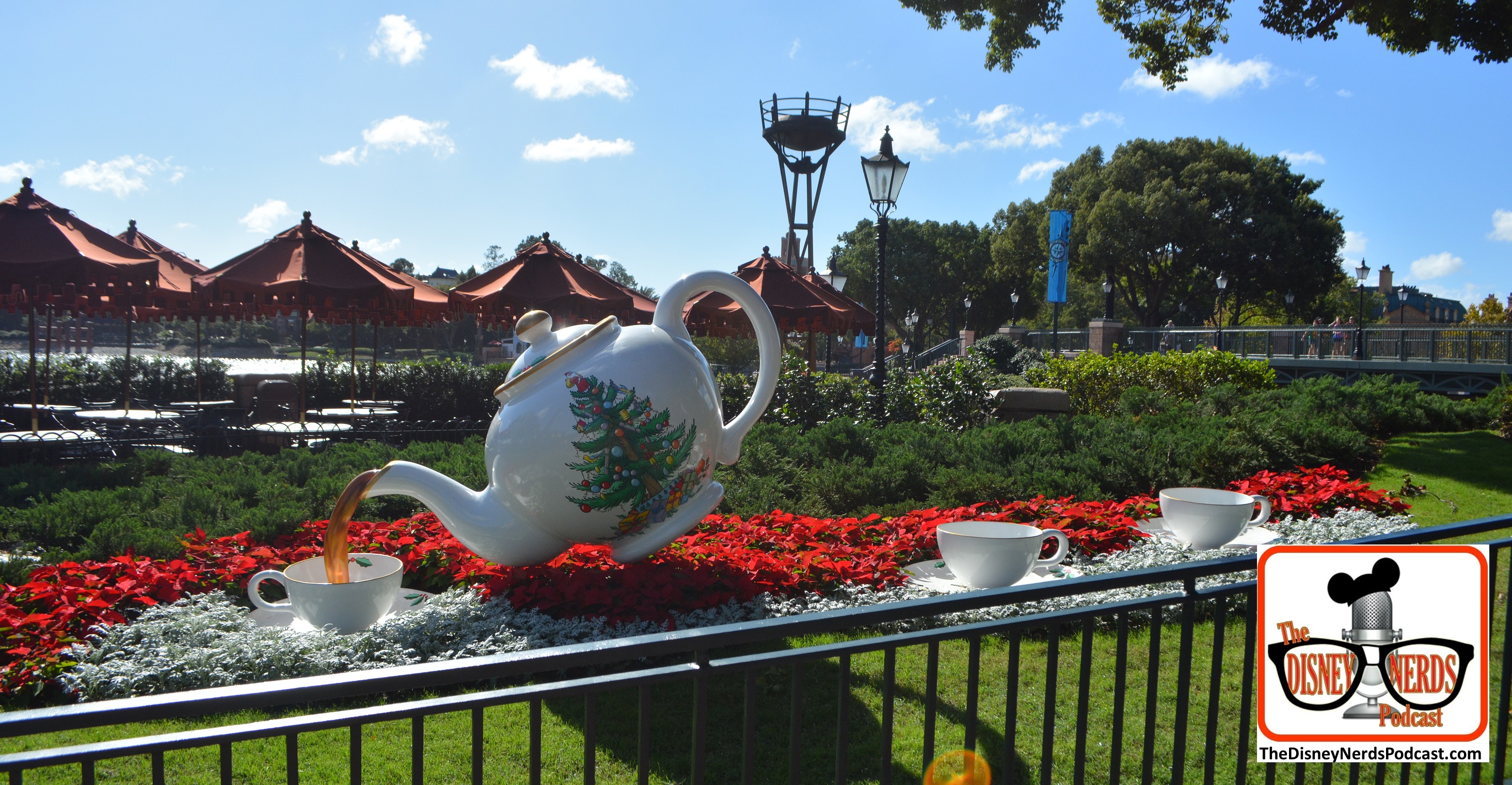 2015-12 - Epcot - Holidays Around the World in united Kingdom featured a giant Christmas tea pot