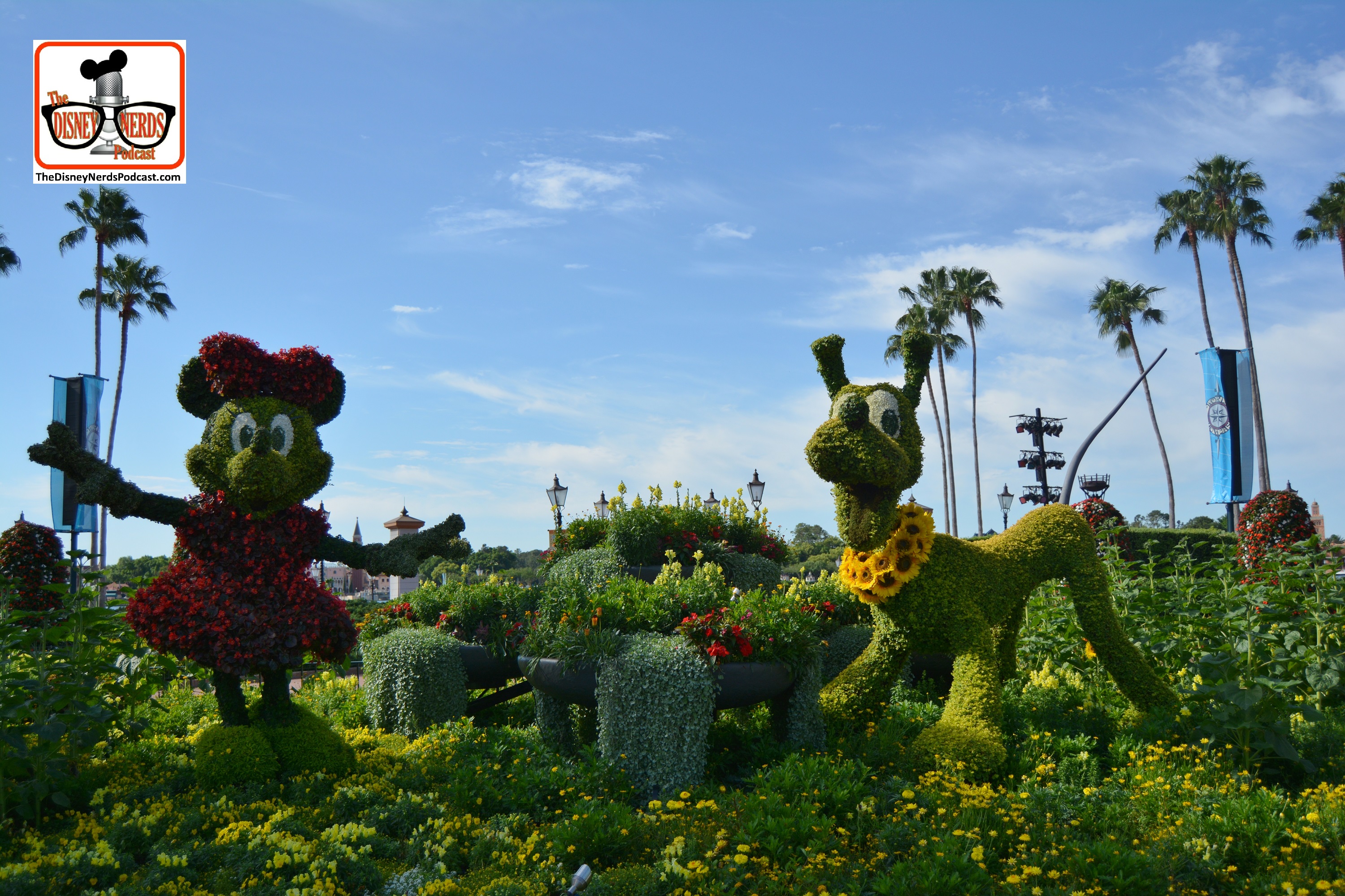 DNP April 2016 Photo Report: Epcot Flower and Garden Festival. Minnie and Pluto in Showcase Plaza