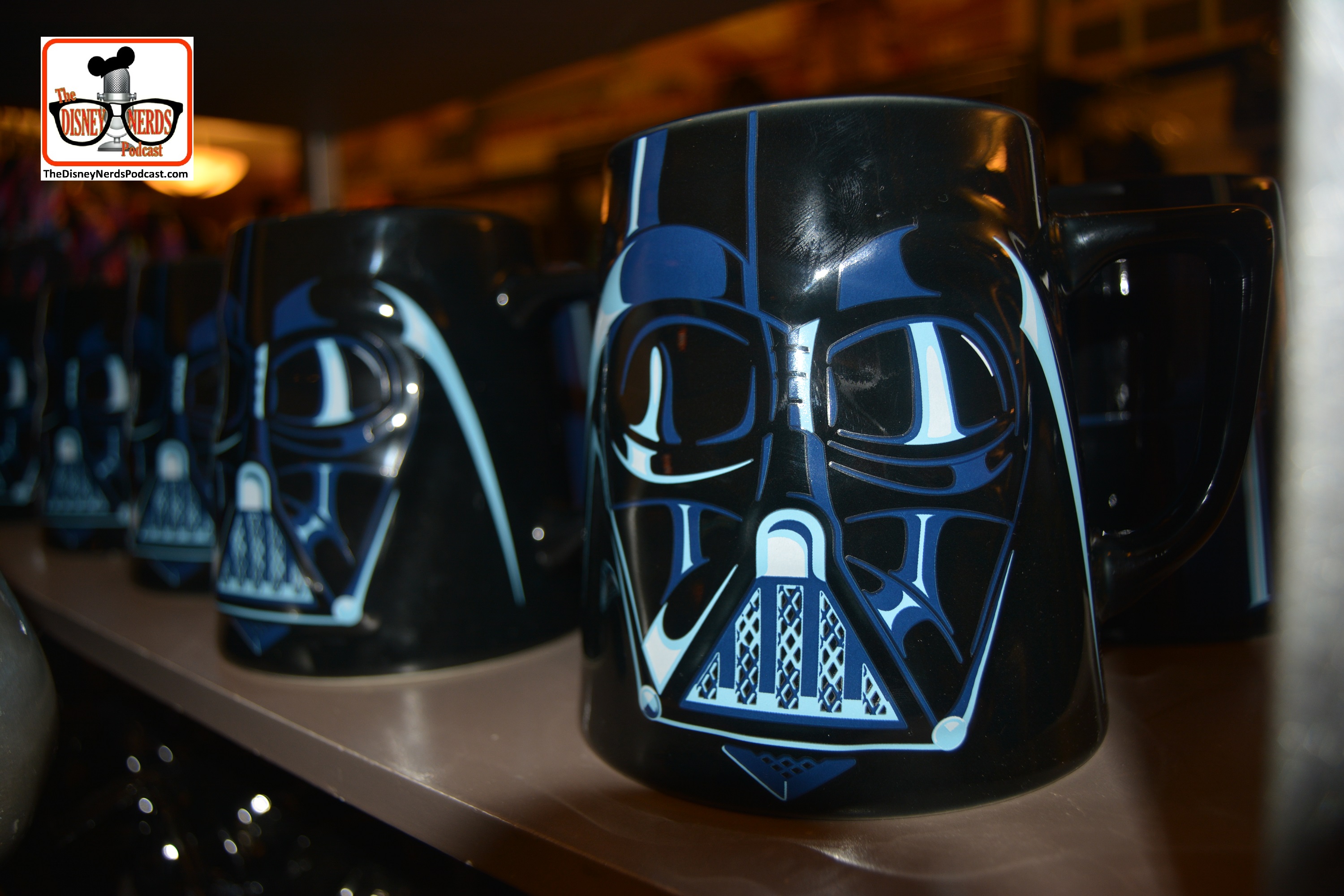 DNP April 2016 Photo Report: The "Everything Frozen" Store is now "Everything Star Wars"