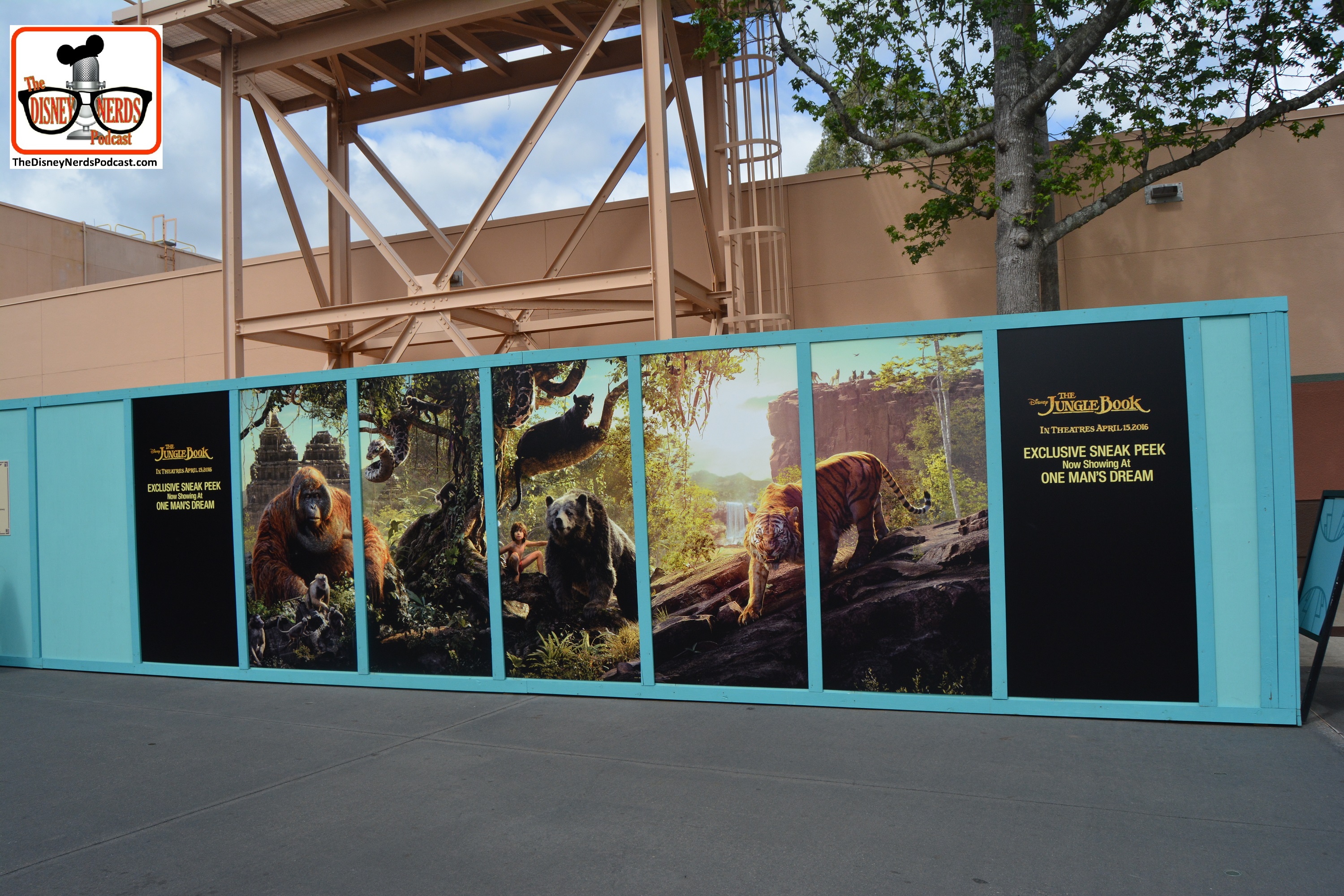 DNP April 2016 Photo Report: Hollywood Studios: Walls near One Mans Dream - Attraction is still open with a jungle book ending.