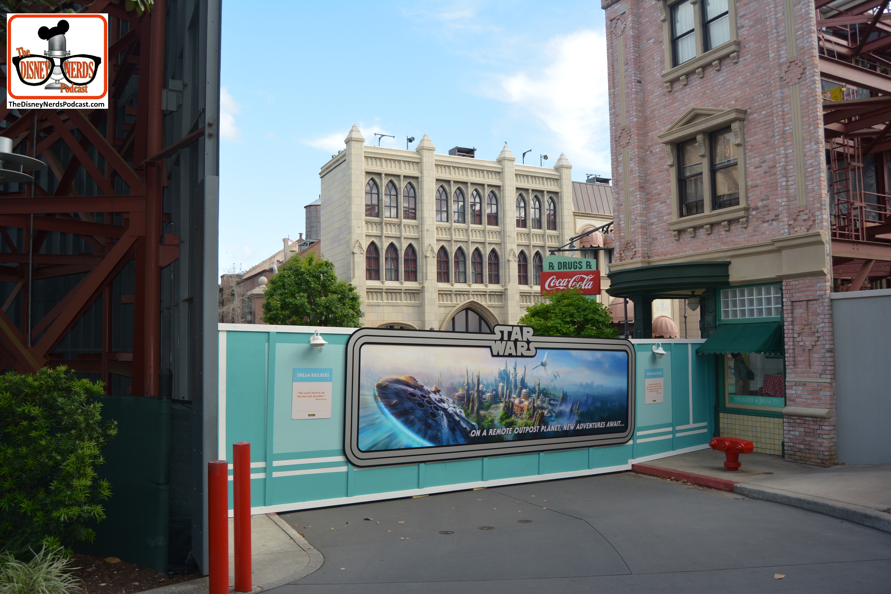 DNP April 2016 Photo Report: Hollywood Studios: Walls in the newly named Muppet Courtyard - Streets of American completely removed.