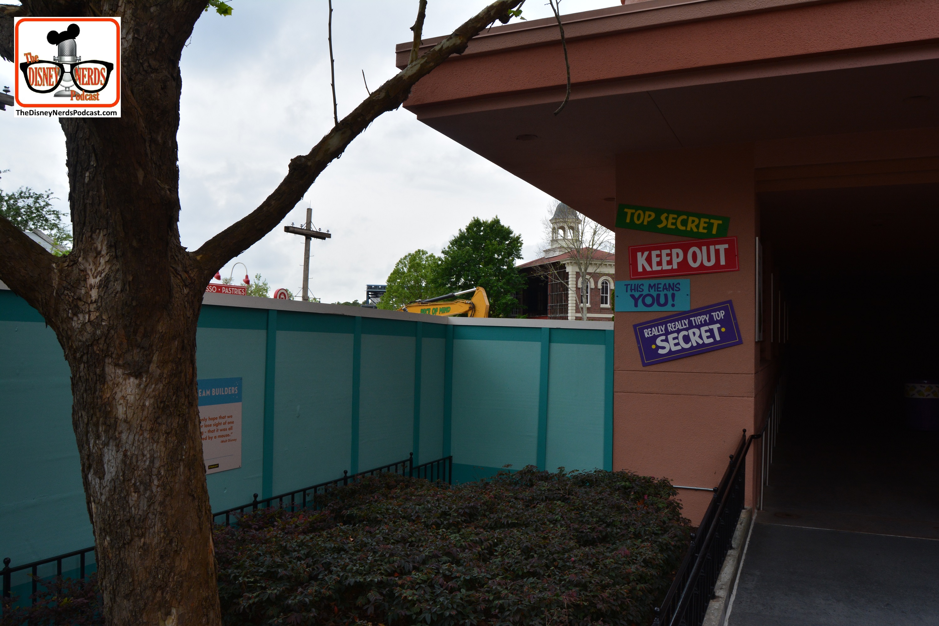 DNP April 2016 Photo Report: Hollywood Studios: Construction walls at the Muppet Vision 3D Exit - The Former Premier Theater is completely gone, and you can see one of the walls removed from the former rest room.