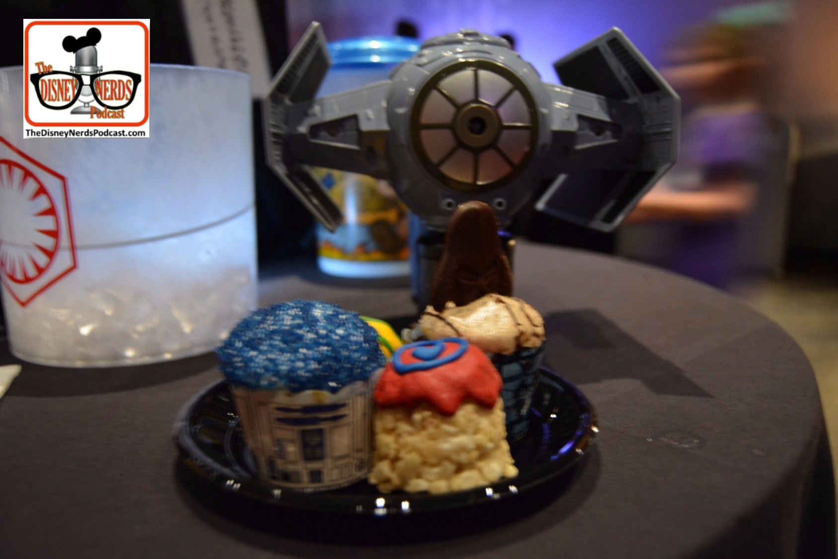 Hollywood Studios March 2017 - Launch Bay Dessert Party! With Bubble Maker (Not included)