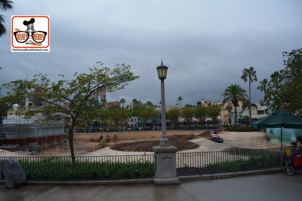 Echo Lake has been drained for some "Holiday Improvements"