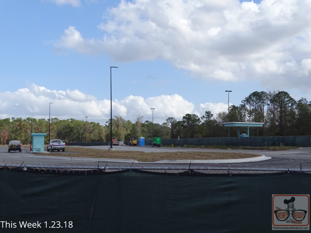  The Studios new exit drive has been paved making the whole new section of road is ready to go, with the second entrance off Lake Buena Vista drive serving as an exit only after Battu opens in Fall of 2019. 