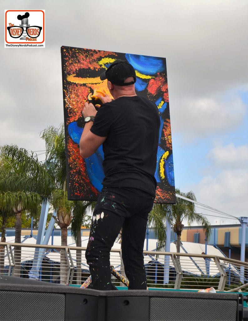 Epcot Festival of Arts 2018 - Stephen Fishwick takes the Fountain View stage for a performance of Visual Arts - See the Video at SamsDisneyDiary.com