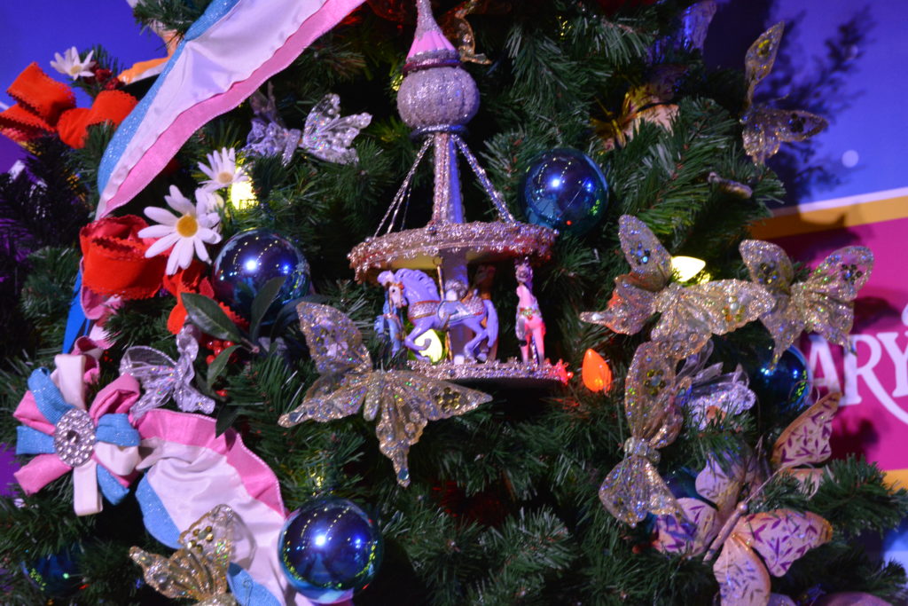 2018 Disney Springs Christmas Tree Trail - Mary Poppins