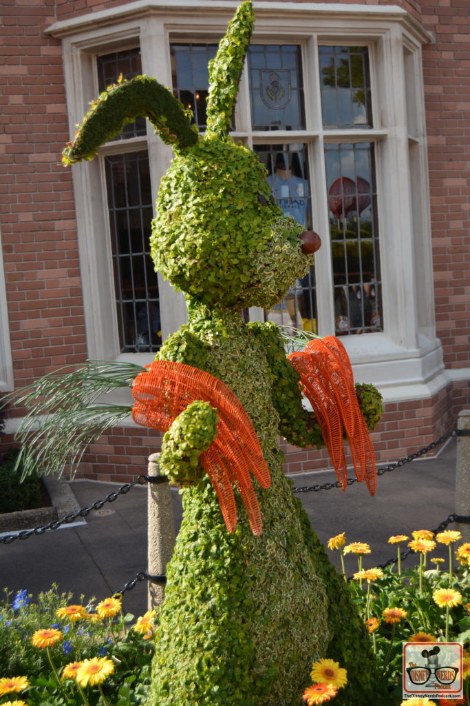 The Disney Nerds Podcast March 11, 2019 Epcot Flower and Garden Photo Report - Topiaries - UK Rabbit