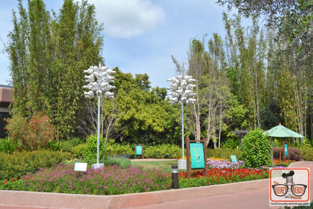The Disney Nerds Podcast March 11, 2019 Epcot Flower and Garden Photo Report - The Purple Martins are back in Future World - Be Sure to check your times guide.