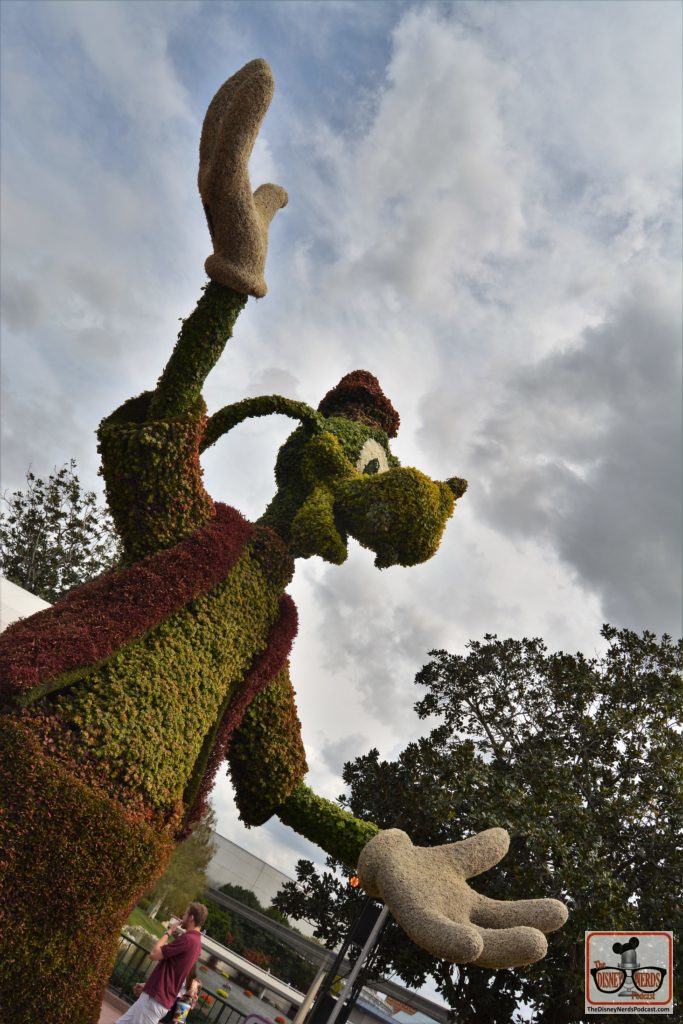 The Disney Nerds Podcast March 11, 2019 Epcot Flower and Garden Photo Report - Topiaries - Pluto and Goofy in Showcase Plaza