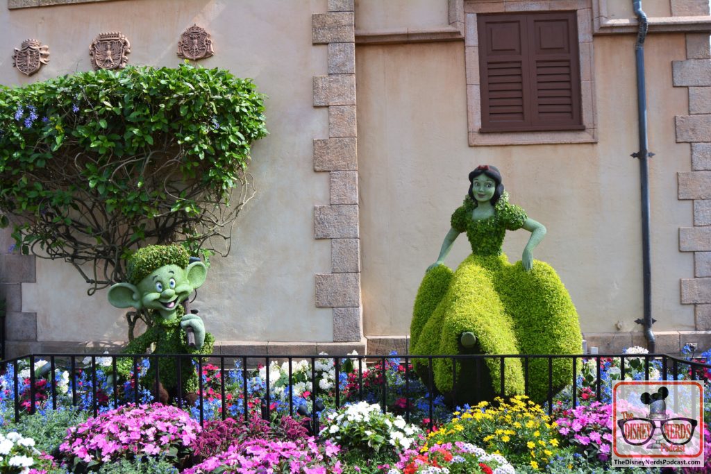 The Disney Nerds Podcast March 11, 2019 Epcot Flower and Garden Photo Report - Topiaries Snowwhite and Dopey