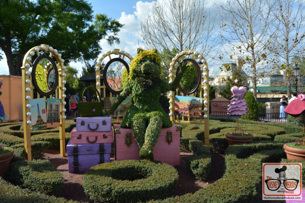 The Disney Nerds Podcast March 11, 2019 Epcot Flower and Garden Photo Report - Topiaries in France - Miss Piggy