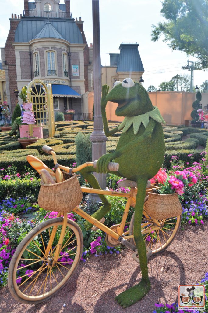 The Disney Nerds Podcast March 11, 2019 Epcot Flower and Garden Photo Report - Topiaries in France - Kermit